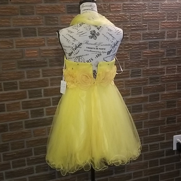Short yellow prom dress - Picture 4 of 8